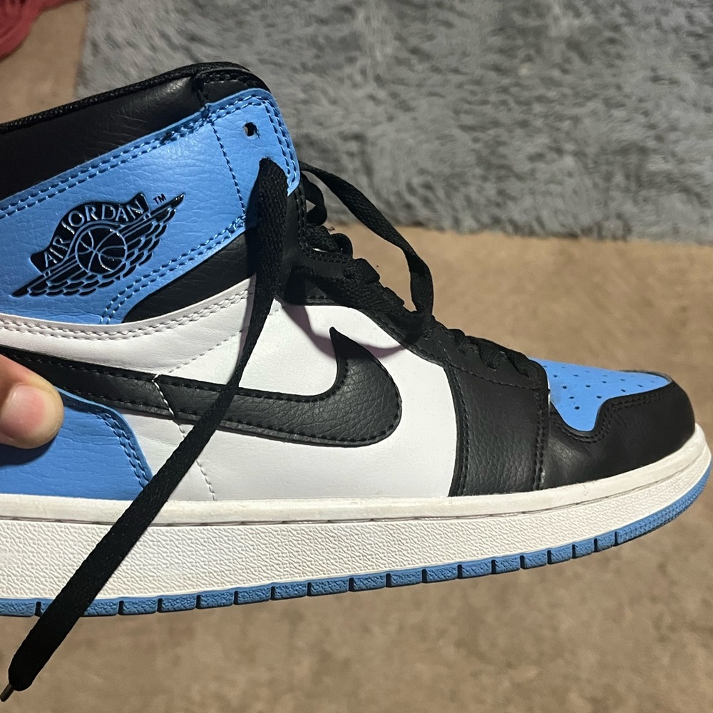 Air Jordan 1 Retro High OG University Blue
